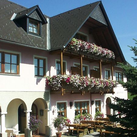 Hotel Arkadenhof ลอยแพร์ดอร์ฟ เบ เฟิร์สเทนเฟลด์ ภายนอก รูปภาพ
