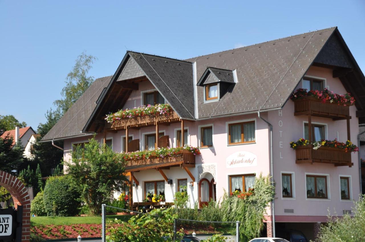 Hotel Arkadenhof ลอยแพร์ดอร์ฟ เบ เฟิร์สเทนเฟลด์ ภายนอก รูปภาพ